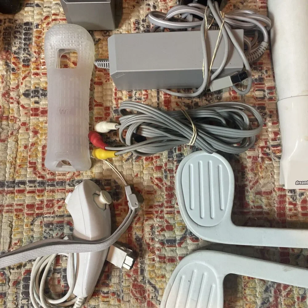 HUGE Nintendo Wii Console Bundle Lot With Wii SPORTS Game! Tested